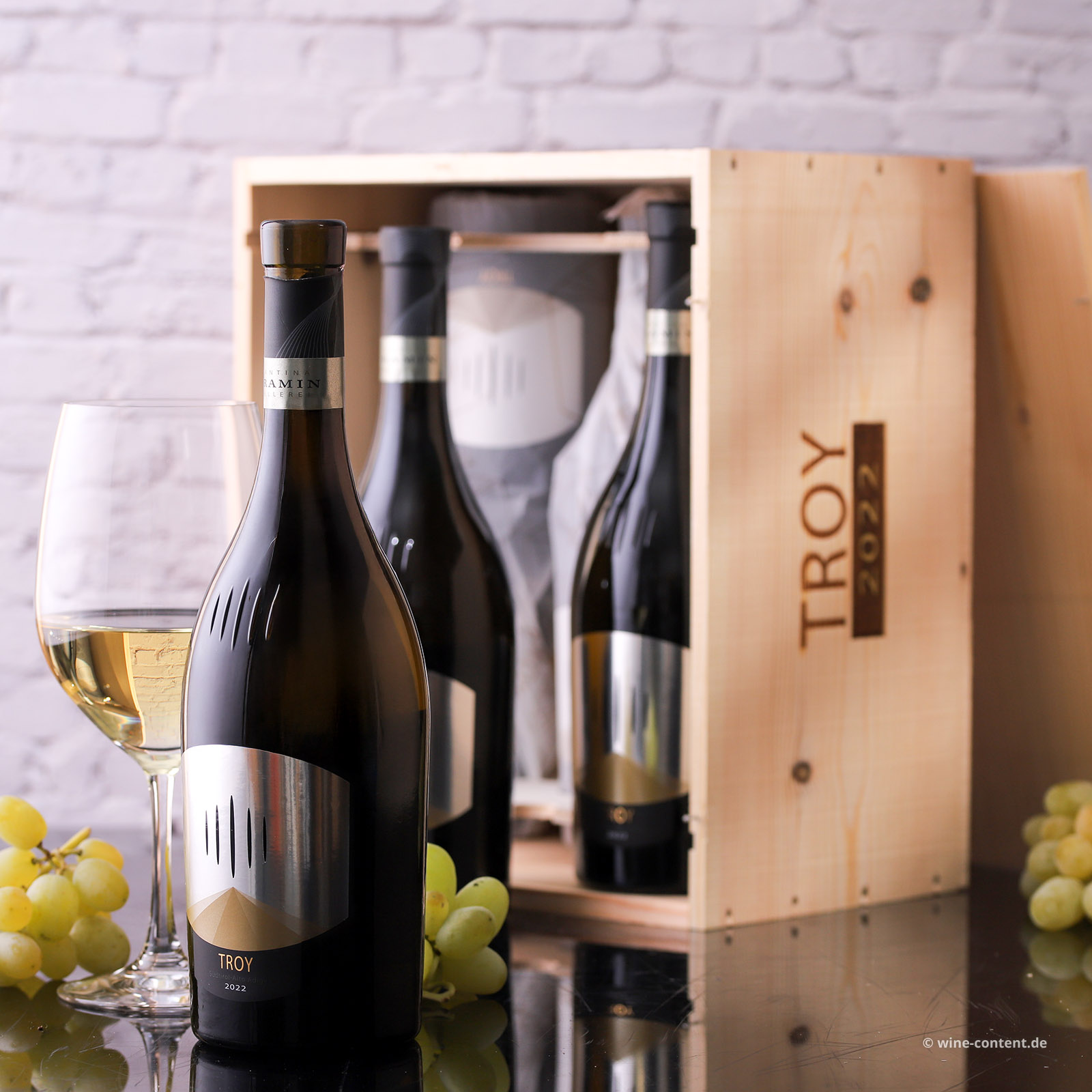 6er-Holzkiste Chardonnay Riserva 2022 Troy